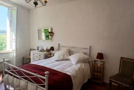 Spacious Character House Offering 210 M2 Of Living Space With 5 Bedrooms And A Pleasant Sunny Terrace. Full Of Charm Spacious Character House Offering 210 M2 Of Living Space With 5 Bedrooms And A Pleasant Sunny Terrace. Full Of Charm