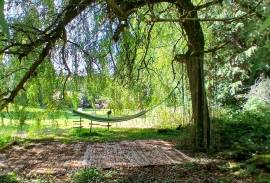 Charming Country House With 128 M2 Of Living Space And Several Outbuildings Set On A Magnificent 5676 M2 Plot In A Green Haven Charming Country House With 128 M2 Of Living Space And Several Outbuildings Set On A Magnificent 5676 M2 Plot In A Green Haven