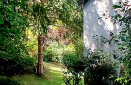 Charming Country House With 128 M2 Of Living Space And Several Outbuildings Set On A Magnificent 5676 M2 Plot In A Green Haven Charming Country House With 128 M2 Of Living Space And Several Outbuildings Set On A Magnificent 5676 M2 Plot In A Green Haven