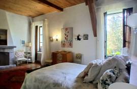 Charming Country House With 128 M2 Of Living Space And Several Outbuildings Set On A Magnificent 5676 M2 Plot In A Green Haven Charming Country House With 128 M2 Of Living Space And Several Outbuildings Set On A Magnificent 5676 M2 Plot In A Green Haven