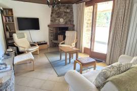 Charming Stone House With 88 M2 Of Living Space, A Swimming Pool And Superb Views. Charming Stone House With 88 M2 Of Living Space, A Swimming Pool And Superb Views.