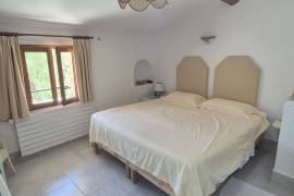 Charming Stone House With 88 M2 Of Living Space, A Swimming Pool And Superb Views. Charming Stone House With 88 M2 Of Living Space, A Swimming Pool And Superb Views.