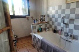A Lovely Countryside House Setting In The Heart Of The Vineyards, Set On 4000 M2 Of Land With A Swimming Pool And Close To All Amenities. A Lovely Countryside House Setting In The Heart Of The Vineyards, Set On 4000 M2 Of Land With A Swimming Pool And Close To All Amenities.