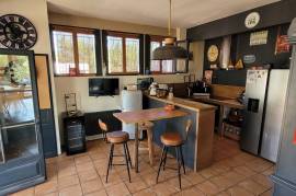 A Lovely Countryside House Setting In The Heart Of The Vineyards, Set On 4000 M2 Of Land With A Swimming Pool And Close To All Amenities. A Lovely Countryside House Setting In The Heart Of The Vineyards, Set On 4000 M2 Of Land With A Swimming Pool And Close To All Amenities.