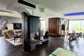Elegant Contemporary Villa With High-End Features With Main Residence And Independent Cottage On A 1206 M2 Plot With Terraces, Bioclimatic Veranda And Pool. Elegant Contemporary Villa With High-End Features With Main Residence And Independent Cottage On A 1206 M2 Plot With Terraces, Bioclimatic Veranda And Pool.