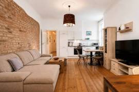 Vacant, furnished 2-room apartment in the popular Gleimviertel near Mauerpark