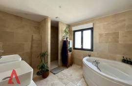 4 room, 110m2 Villa for sale in Caux - 430 000 € * 4 room, 110m2 Villa for sale in Caux - 430 000 € *