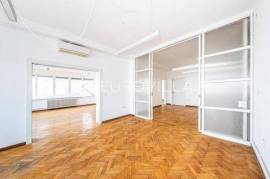 Zagreb, Trg bana Josipa Jelačića, spacious four-room apartment 140 m²