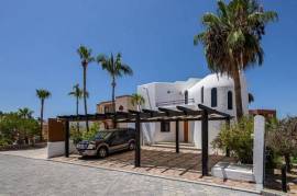 Casa Bekine, Cabo Corridor, ­ ­