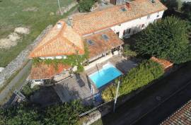 Beautiful Rural Stone House with Heated Pool, Spacious Gardens and Fantastic Outbuildings - €191490