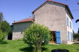 Detached Stone Property With 4 Bedrooms And A Beautiful Garden Of Over An Acre - €159570 Detached Stone Property With 4 Bedrooms And A Beautiful Garden Of Over An Acre - €159570