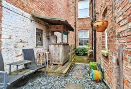 listing listing