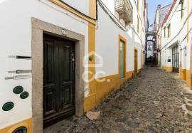 3-Bedroom Apartment on the 2nd Floor in Évora's Historic Center 3-Bedroom Apartment on the 2nd Floor in Évora's Historic Center