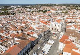 3-Bedroom Apartment on the 2nd Floor in Évora's Historic Center 3-Bedroom Apartment on the 2nd Floor in Évora's Historic Center