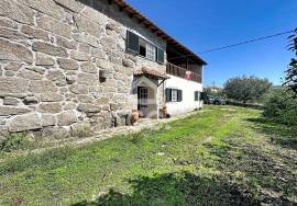 Villa with Panoramic Views on the Outskirts of Chaves