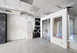 Commercial space of 158 m² in the center of Chaves with two floors and facing the main road Commercial space of 158 m² in the center of Chaves with two floors and facing the main road
