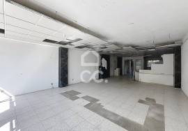Commercial space of 158 m² in the center of Chaves with two floors and facing the main road Commercial space of 158 m² in the center of Chaves with two floors and facing the main road