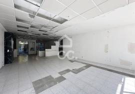 Commercial space of 158 m² in the center of Chaves with two floors and facing the main road Commercial space of 158 m² in the center of Chaves with two floors and facing the main road