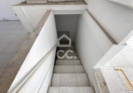 Commercial space of 158 m² in the center of Chaves with two floors and facing the main road Commercial space of 158 m² in the center of Chaves with two floors and facing the main road