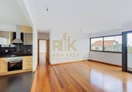 Bright 2 Bedroom Apartment