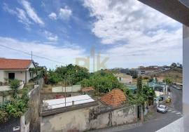 Bright 2 Bedroom Apartment