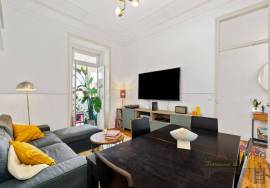 Charming 2+1 bedroom apartment with high ceilings in Campolide, near the Lycée Français