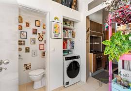 Charming 2+1 bedroom apartment with high ceilings in Campolide, near the Lycée Français