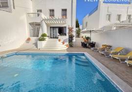 Albufeira, 3 Bedroom Villa with Pool and Sea Views Albufeira, 3 Bedroom Villa with Pool and Sea Views