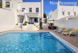 Albufeira, 3 Bedroom Villa with Pool and Sea Views Albufeira, 3 Bedroom Villa with Pool and Sea Views