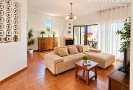 Albufeira, 3 Bedroom Villa with Pool and Sea Views Albufeira, 3 Bedroom Villa with Pool and Sea Views