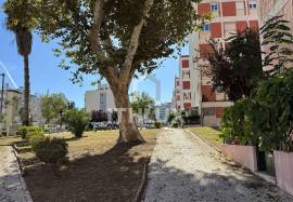 3 Bedroom Duplex Apartment in Benfica, Bairro do Charquinho, Lisbon