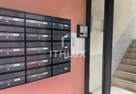 3 Bedroom Duplex Apartment in Benfica, Bairro do Charquinho, Lisbon