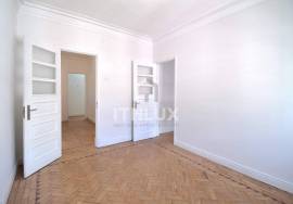 For Rent - 4 Bedrooms Avenidas Novas, Lisbon
