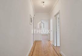 For Rent - 4 Bedrooms Avenidas Novas, Lisbon