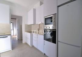 For Rent - 4 Bedrooms Avenidas Novas, Lisbon