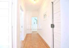 For Rent - 4 Bedrooms Avenidas Novas, Lisbon