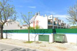3 bedroom villa of the OCCUPIED bank inserted in a Condominium in Quinta das Lagoas, in Ferreiras, Albufeira