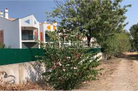 3 bedroom villa of the OCCUPIED bank inserted in a Condominium in Quinta das Lagoas, in Ferreiras, Albufeira