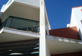 3 bedroom villa of the OCCUPIED bank inserted in a Condominium in Quinta das Lagoas, in Ferreiras, Albufeira