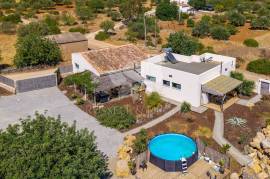 Detached 3 bedroom quinta in very quiet country location near Moncarapacho