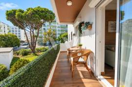 Renovated 0+2 Bedroom Apartment 400m from the Beach, Quarteira