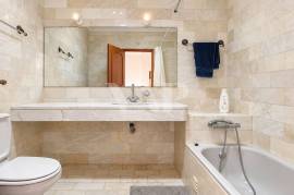 1 Bedroom Apartment with Pool and Garage in the Center of Vilamoura