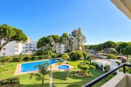 1 Bedroom Apartment with Pool and Garage in the Center of Vilamoura