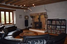 Excellent 4 Bed House for Sale in Vire en Champagne Pays de la Loire France