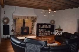Excellent 4 Bed House for Sale in Vire en Champagne Pays de la Loire France