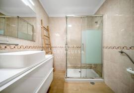 Renovated 1 Bedroom Apartment in Armação de Pêra | Sea View