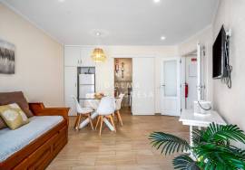 Renovated 1 Bedroom Apartment in Armação de Pêra | Sea View