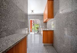 2 Bedroom Apartment | garage for long-term rental in Praia da Rocha