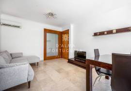 2 Bedroom Apartment | garage for long-term rental in Praia da Rocha