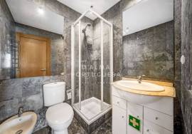 2 Bedroom Apartment | garage for long-term rental in Praia da Rocha